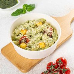 Паста с курицей и соусом песто 200г
