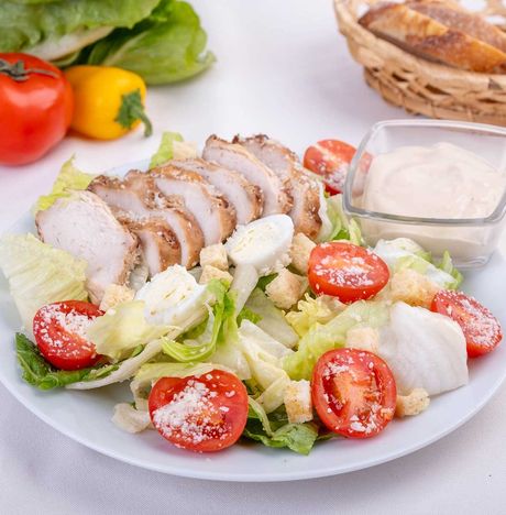 Салат Цезарь с курицей 250/50г