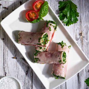 Рулетики из ветчины с крабовой начинкой вес
