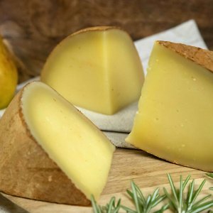 Сыр Фермерский 30% вес Наша Сыроварня