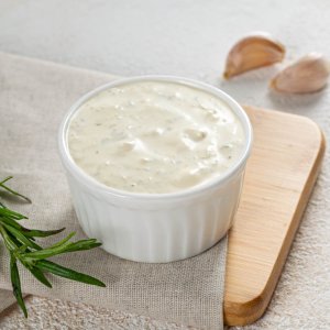 Соус сметанный с соленым огурцом вес