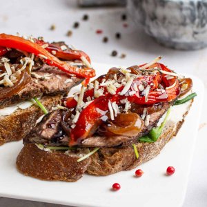 Брускетта с ростбифом 70г