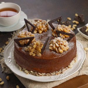 Торт Сникерс вес