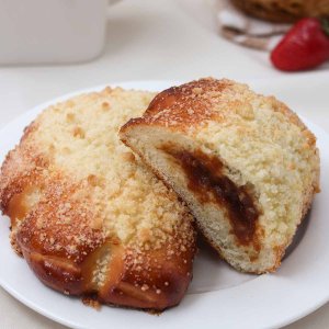 Булочка с повидлом 100г 