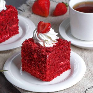 Пирожное Красный бархат малиновый вес