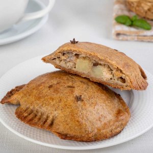 Пирожок цельнозерновой с семгой и картошкой 100г