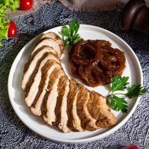 Закуска из филе куриного под луковым маринадом вес