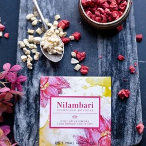 Шоколад Ниламбари клубника/банан нежный на кэробе к/к 65г