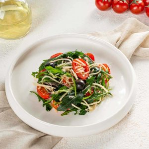 Салат с рукколой и пармезаном вес
